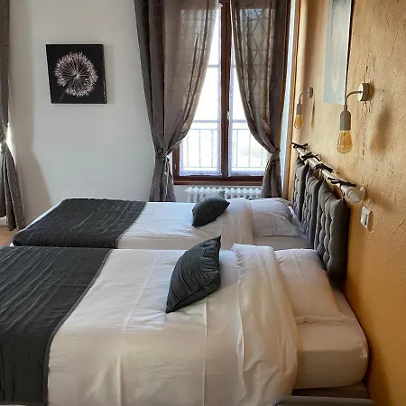 A L'aube Des Volcans