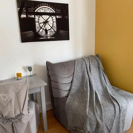 Πανσιόν A L'aube Des Volcans