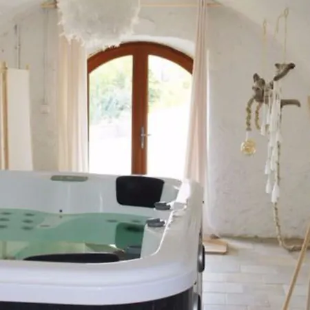 A L'aube Des Volcans Πανσιόν