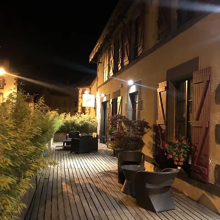 A L'aube Des Volcans Πανσιόν