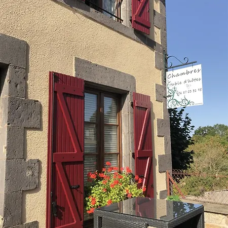 A L'aube Des Volcans Pensionat Charbonnières-les-Vieilles
