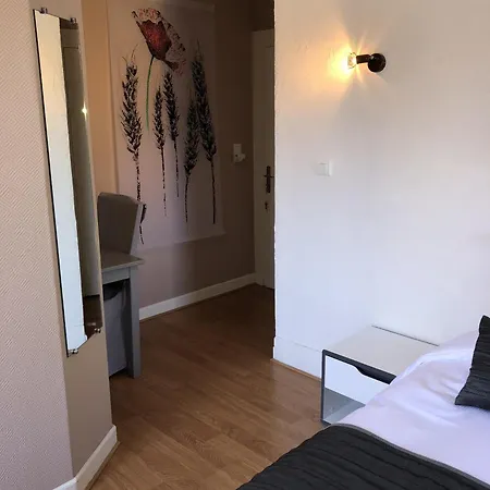 A L'aube Des Volcans Gæstehus 3*