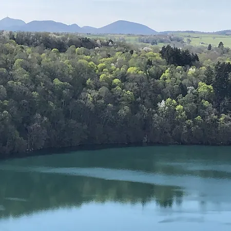 A L'aube Des Volcans Πανσιόν Charbonnières-les-Vieilles