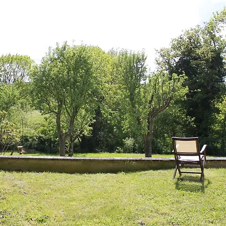 Πανσιόν A L'aube Des Volcans