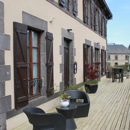 A L'aube Des Volcans Charbonnières-les-Vieilles